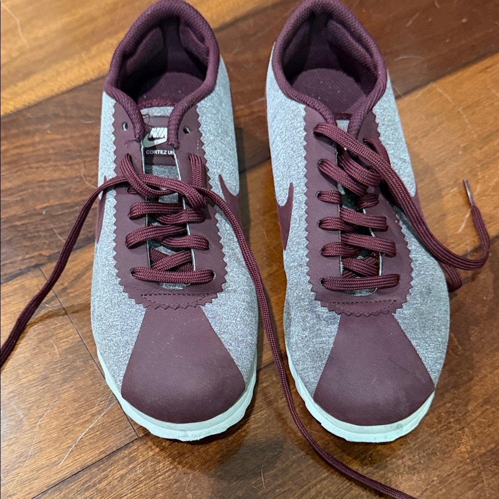 Nike Women's Sneaker in Maroon and Light Gray